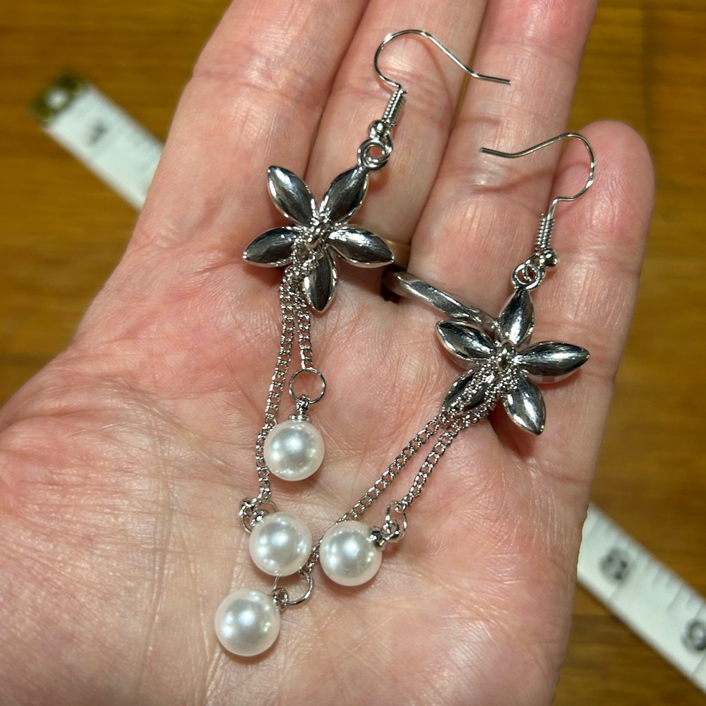 3/$25 Silver and White Floral Drop Earrings - Picture 6 of 6